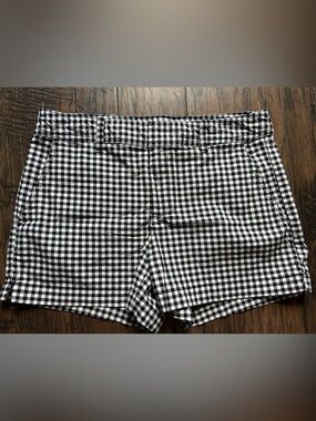GAP Black and White Gingham Women's Flat-Front Shorts